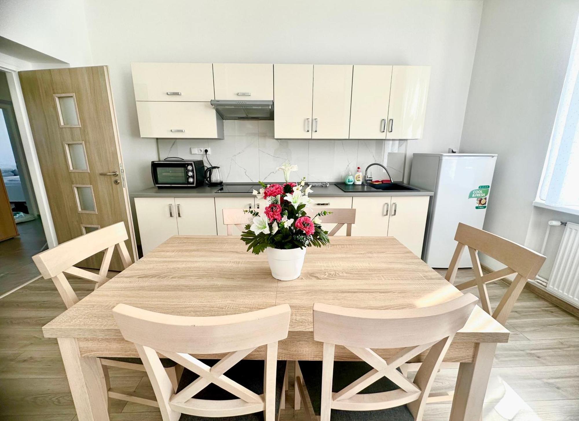 Apartment Th Karlsbad Eksteriør billede